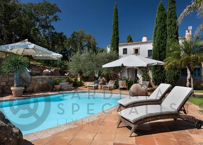 Villa Tenute La Jacia A *
